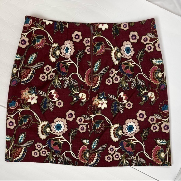Loft Bold Floral Print Office to Date Night Skirt NWOT - Picture 2 of 8